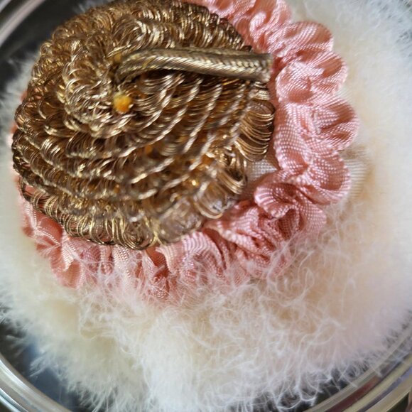 EUC Vintage Powder Puff in Beautiful Container - Unique!! - Picture 2 of 4